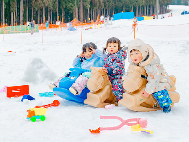 雪遊び広場