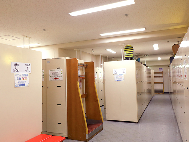 スキーロッカー